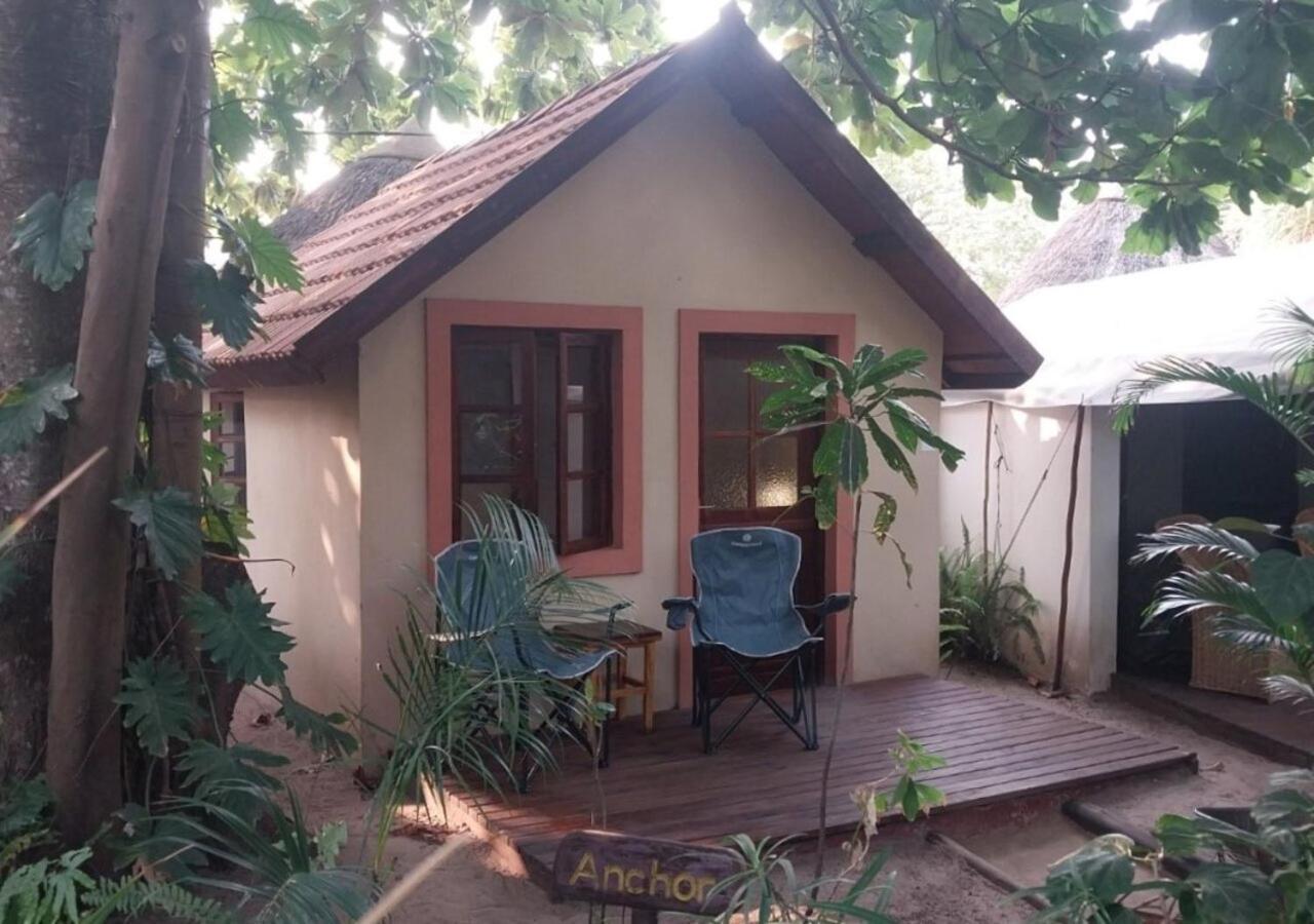 Devocean Eco Adventure Lodge ポンタ・ド・オウロ エクステリア 写真