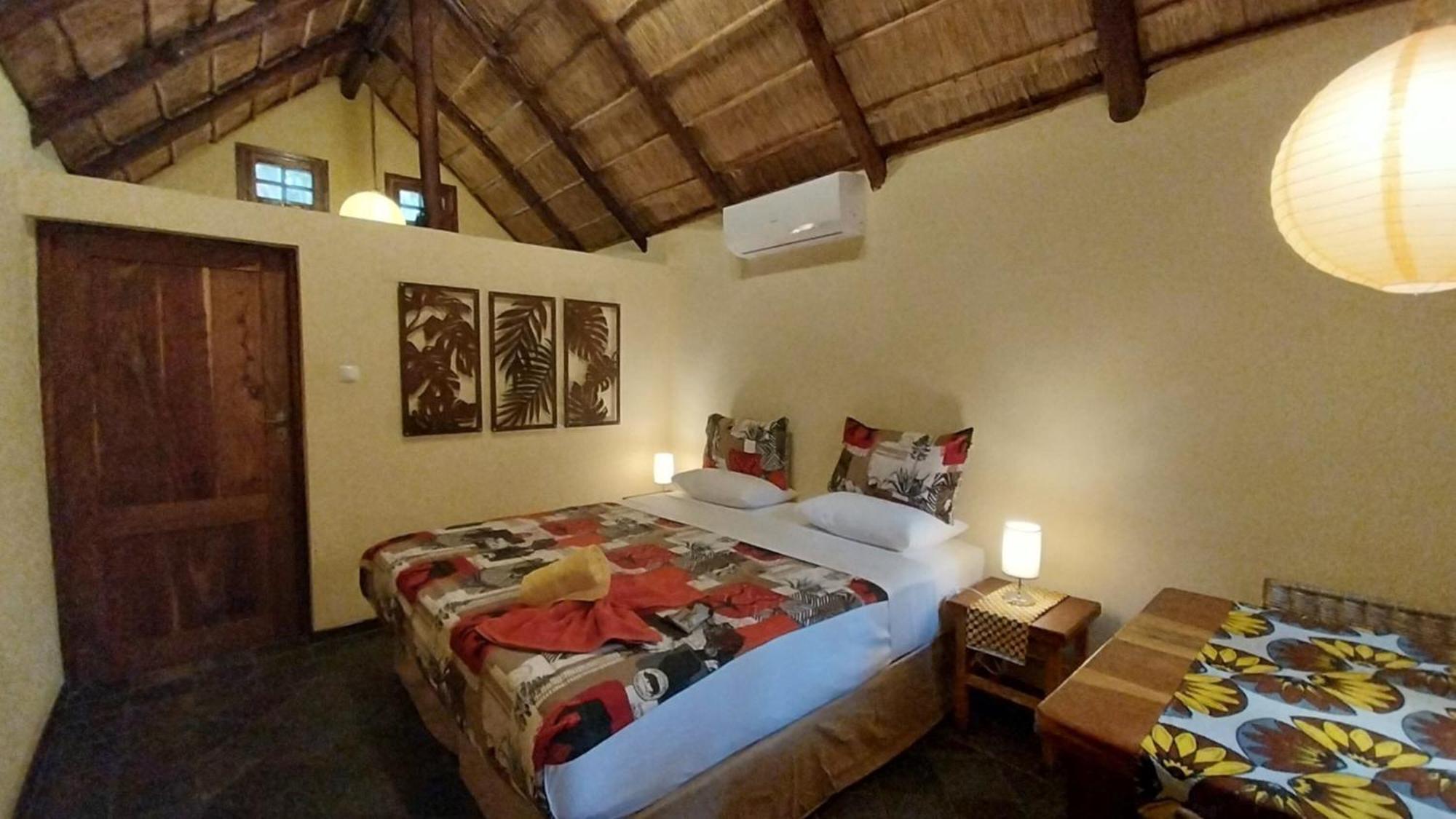 Devocean Eco Adventure Lodge ポンタ・ド・オウロ エクステリア 写真